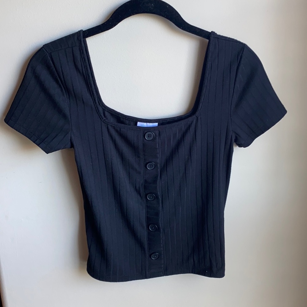 Short sleeve top with buttons down front